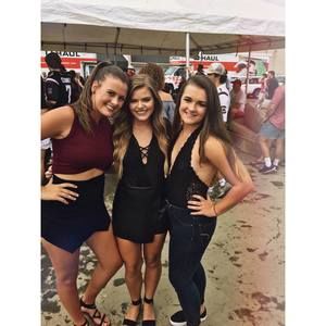 Meet your Posher, Elise